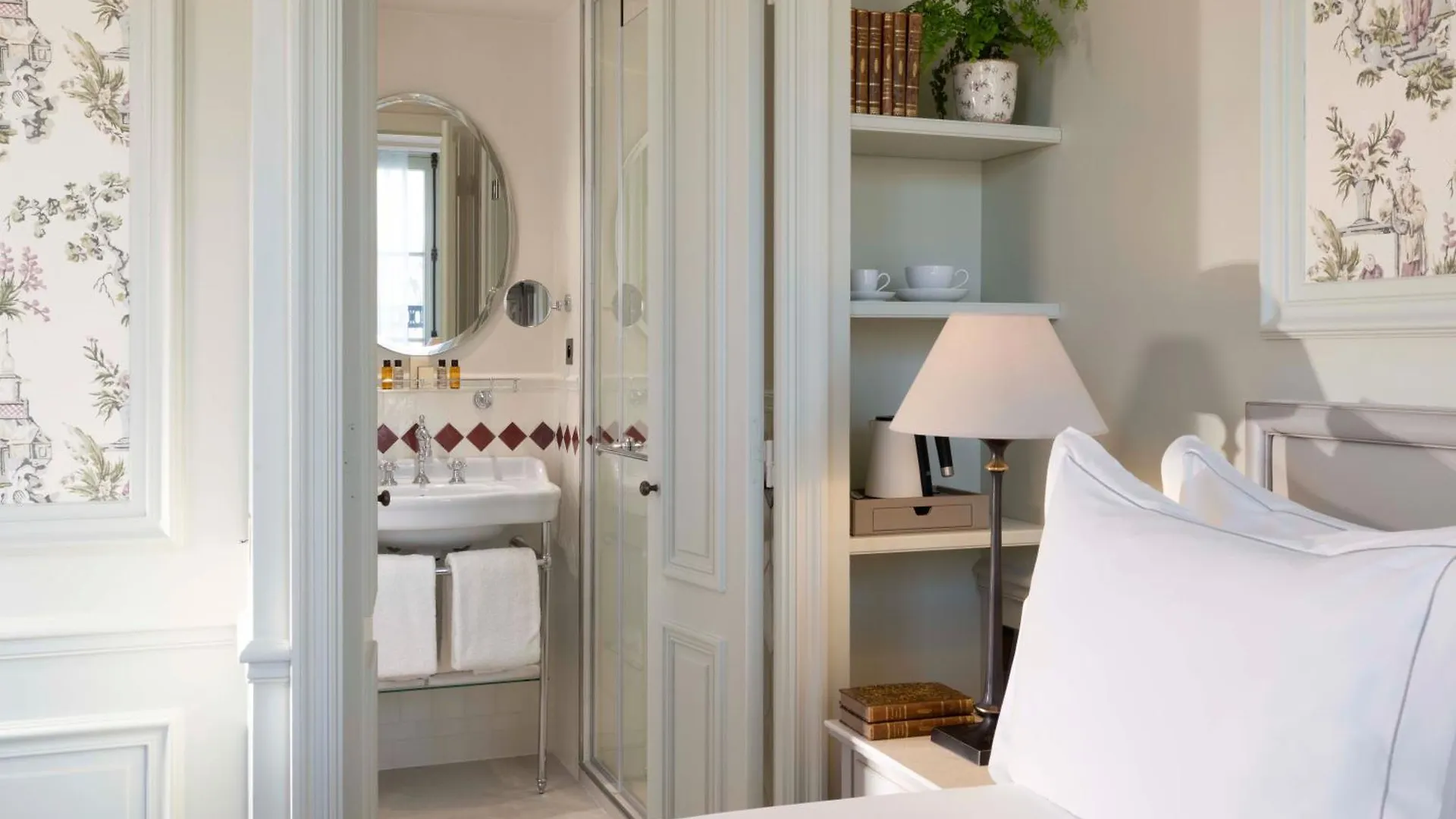 Hotel Du Quai Voltaire Paris