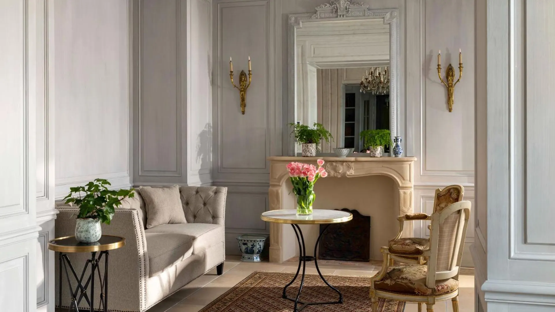Hotel Du Quai Voltaire Paris