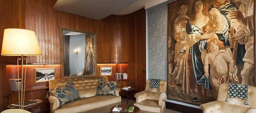 Hotel Du Quai Voltaire Paris