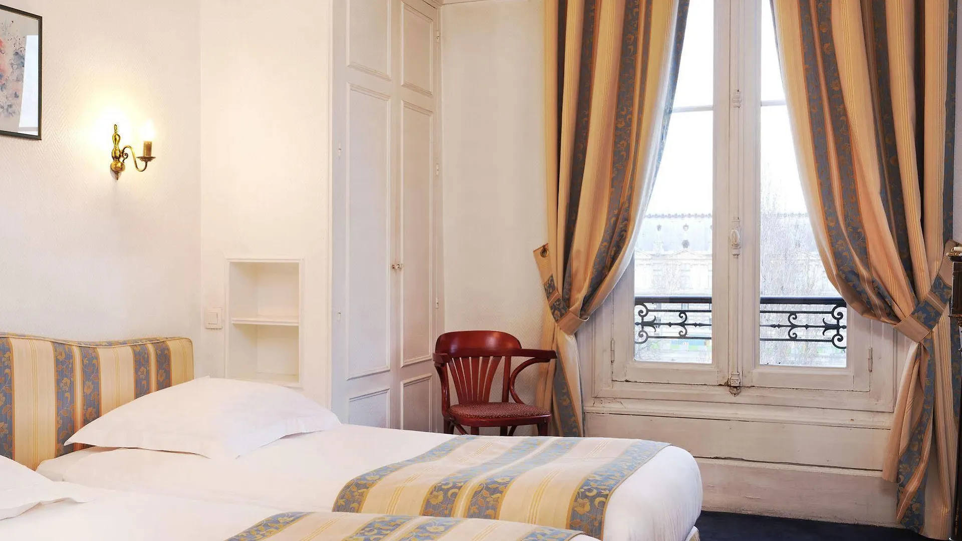Hotel Du Quai Voltaire Paris 3*,