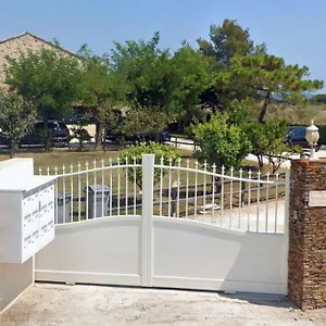 https://grand-studio-a-5mns-de-la-plage-des-salins.aixenprovencehotels.org