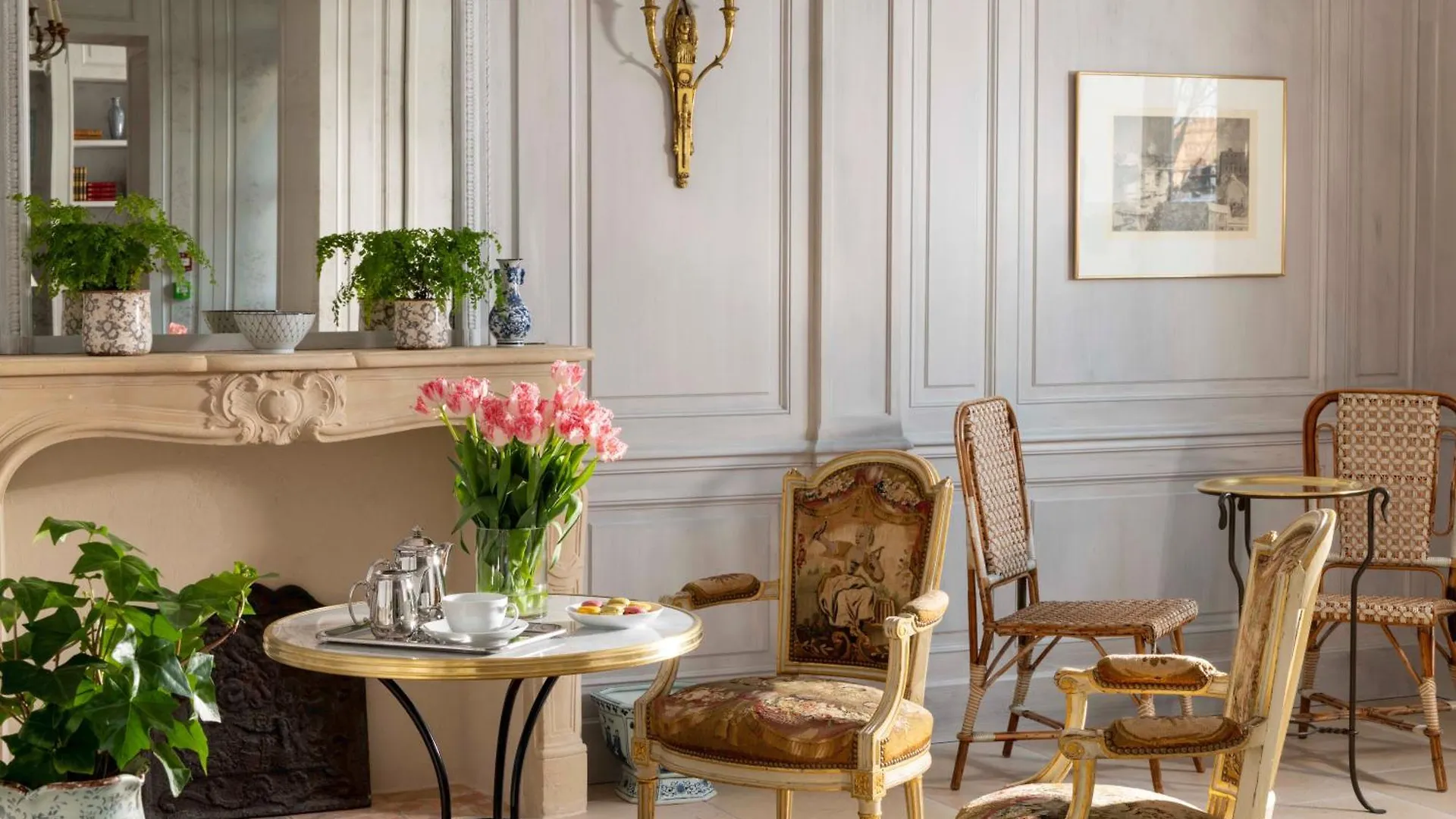 Hotel Du Quai Voltaire Paris