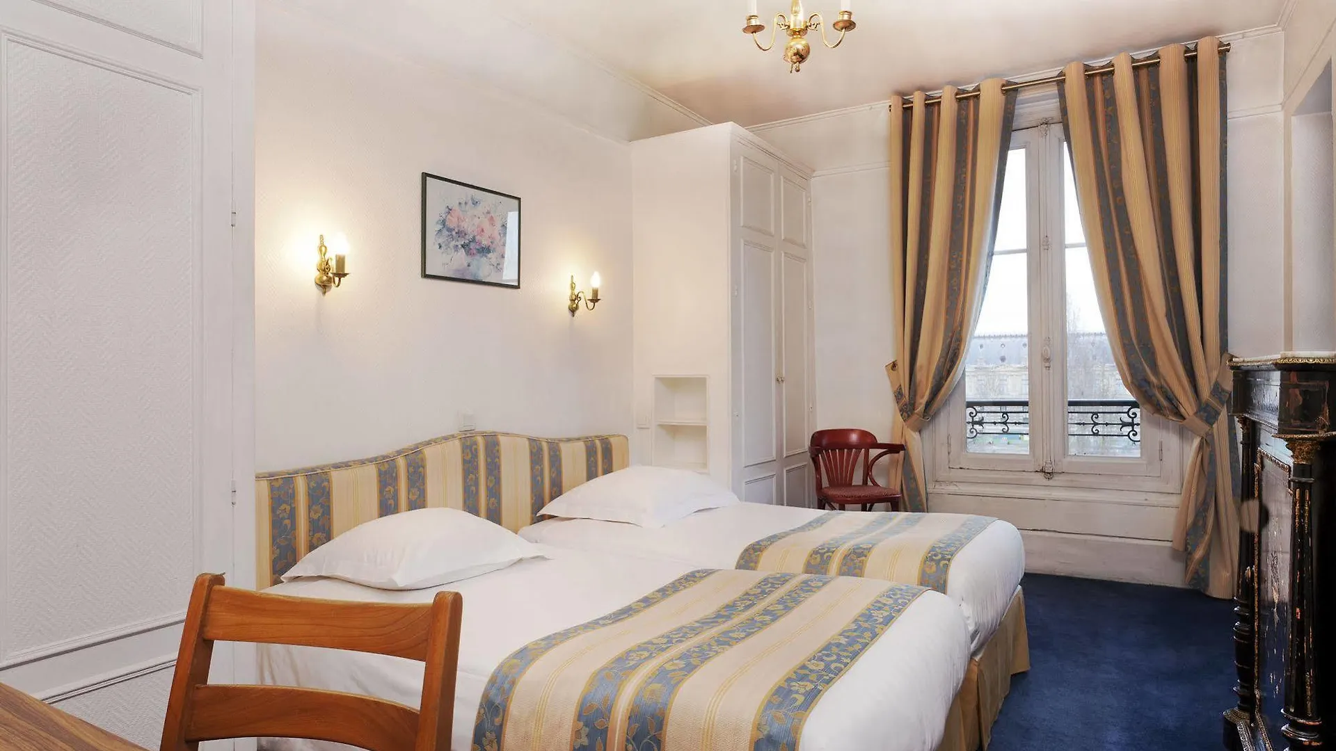 Hotel Du Quai Voltaire Paris