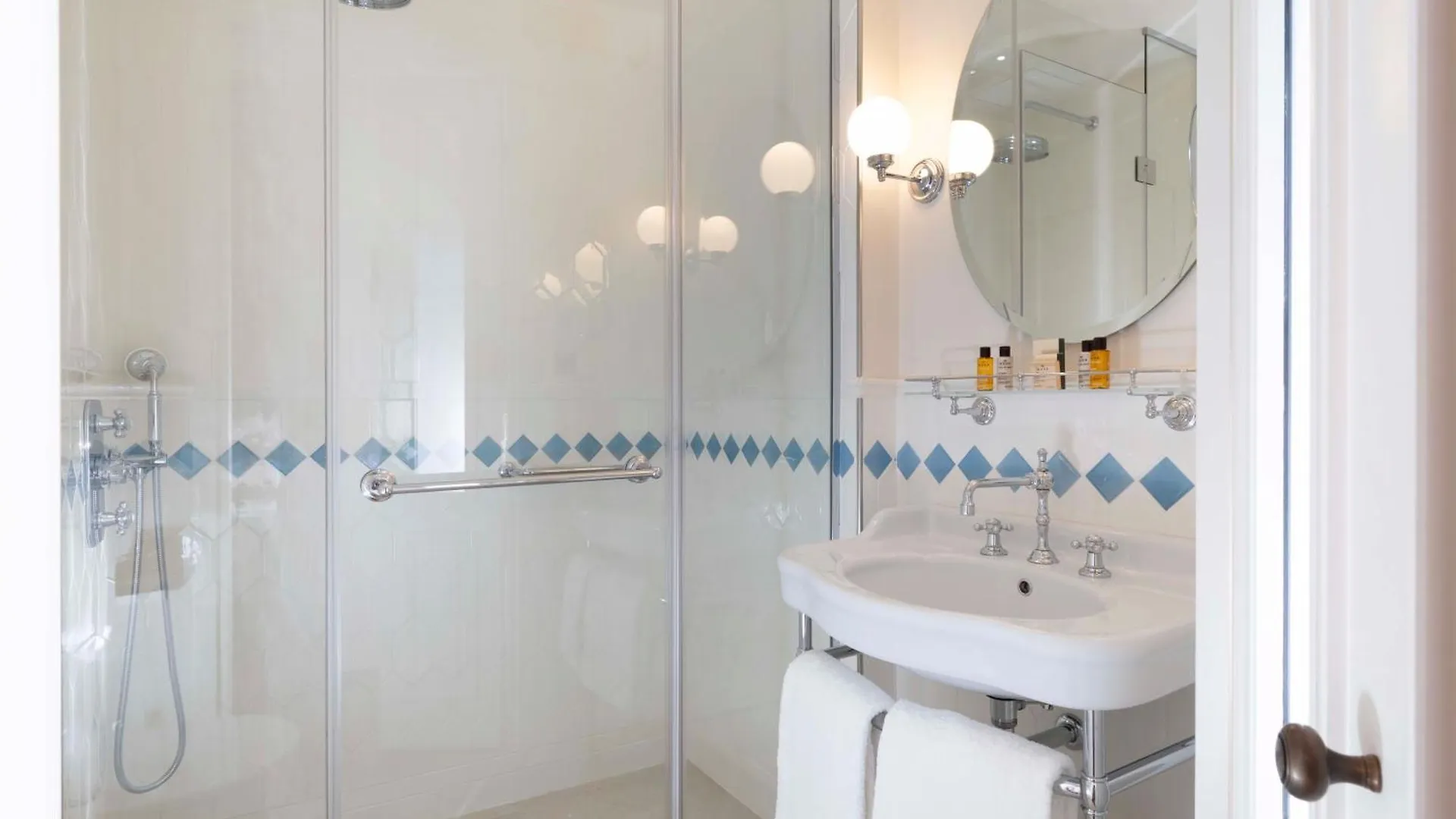 Hotel Du Quai Voltaire Paris