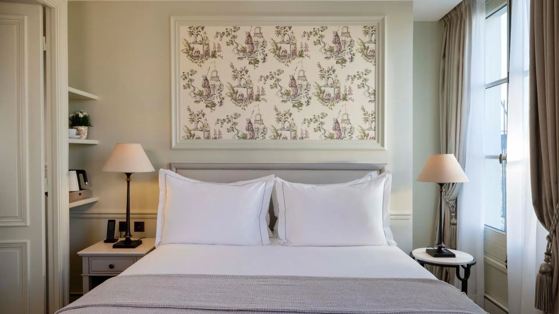 Hotel Du Quai Voltaire Paris