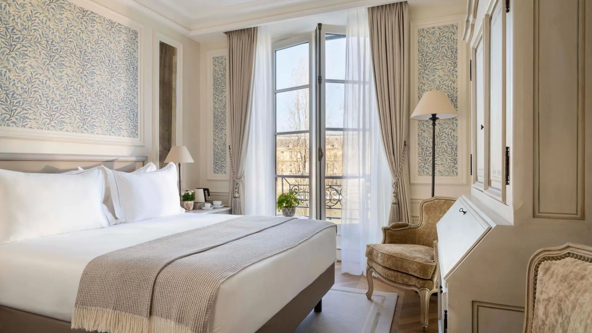 Hotel Du Quai Voltaire Paris