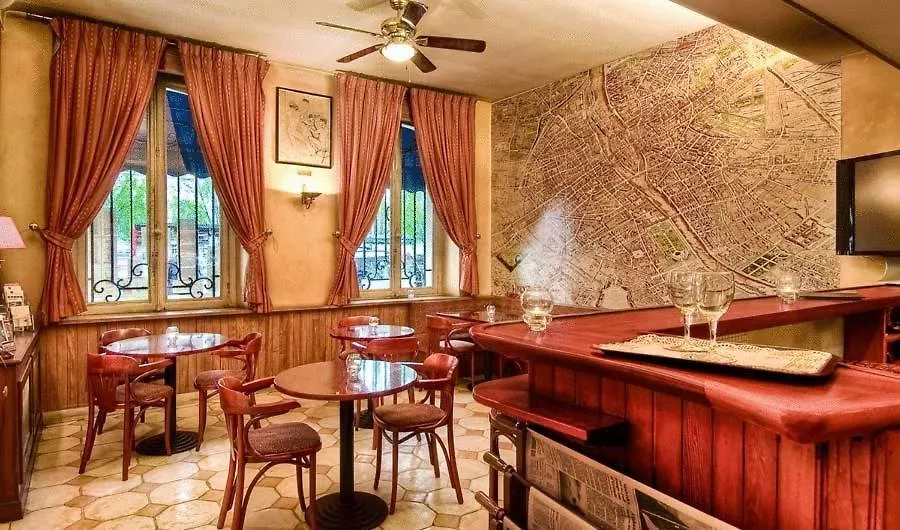 Hotel Du Quai Voltaire Paris