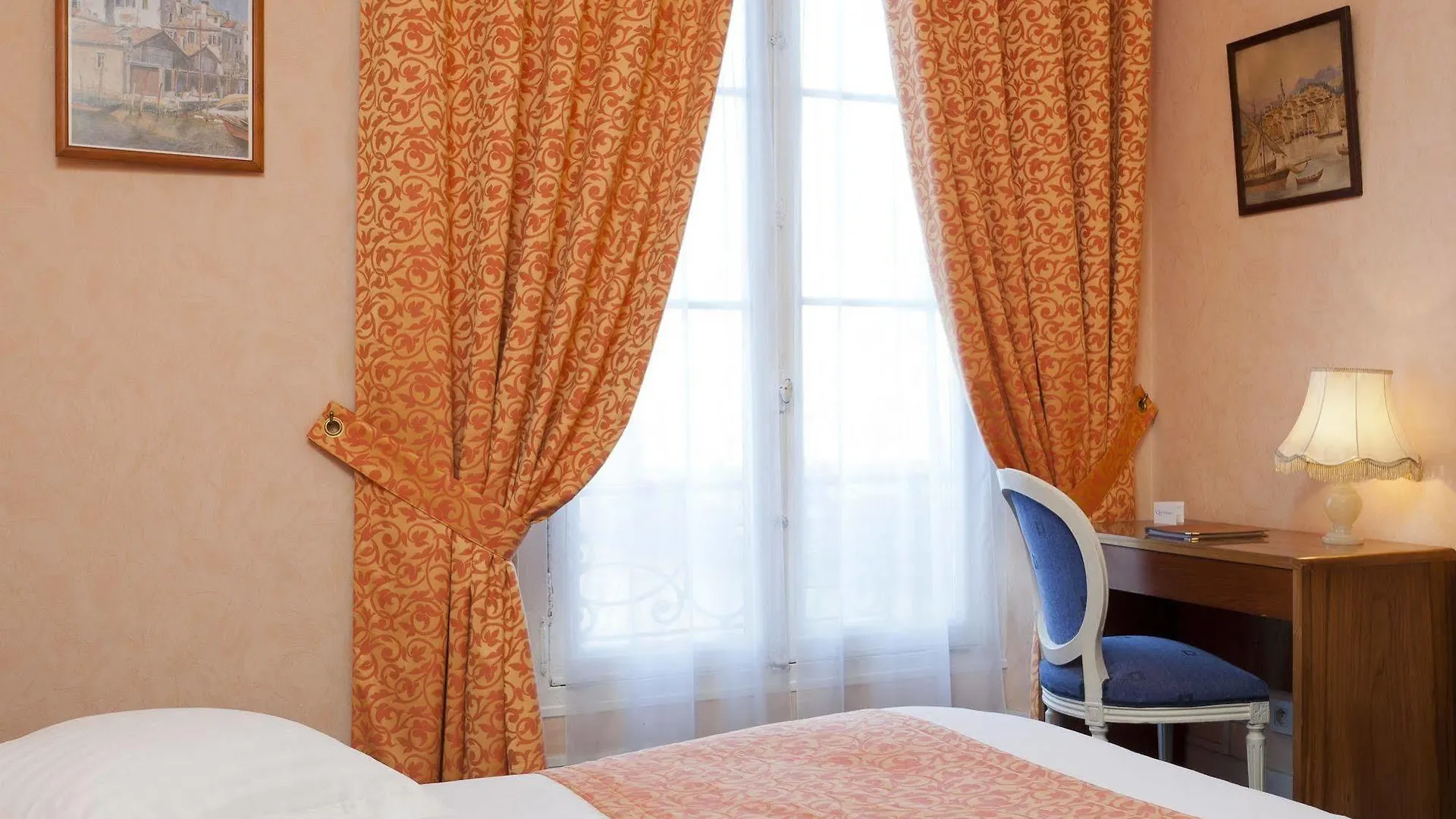 Hotel Du Quai Voltaire Paris