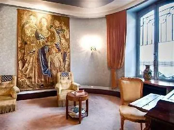 Hotel Du Quai Voltaire Paris